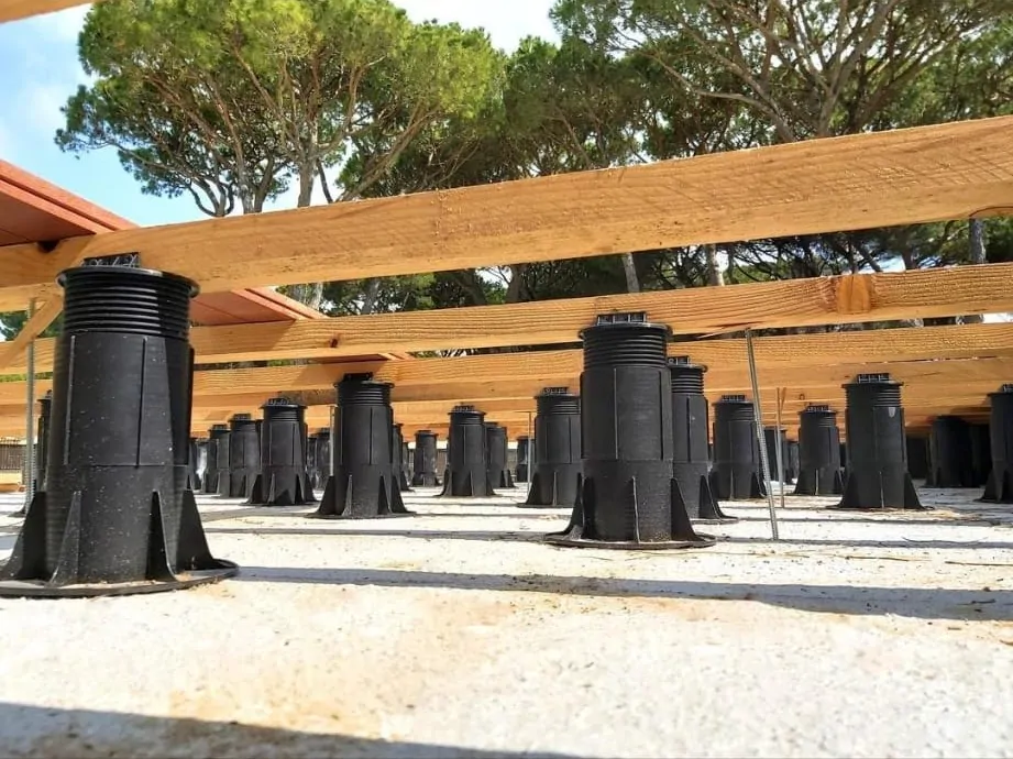 Rektifikační terč pod terasová prkna H 410-480 mm 