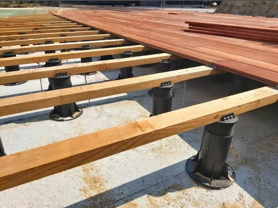 Rektifikační terč pod terasová prkna H 410-480 mm 