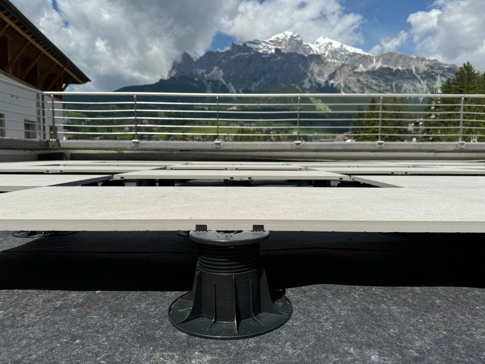 Rektifikační terč pod dlažbu se samonivelační hlavou H 430-530 mm