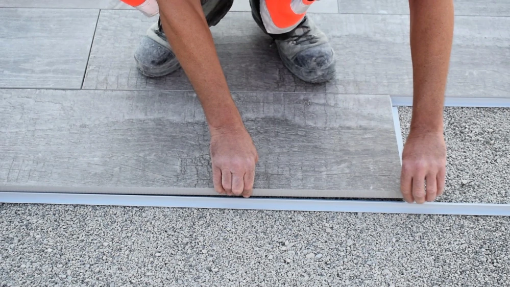 Spárovací profil pod dlažbu "SPARFIX" 595 MM (Ral 7038 světlé šedá)